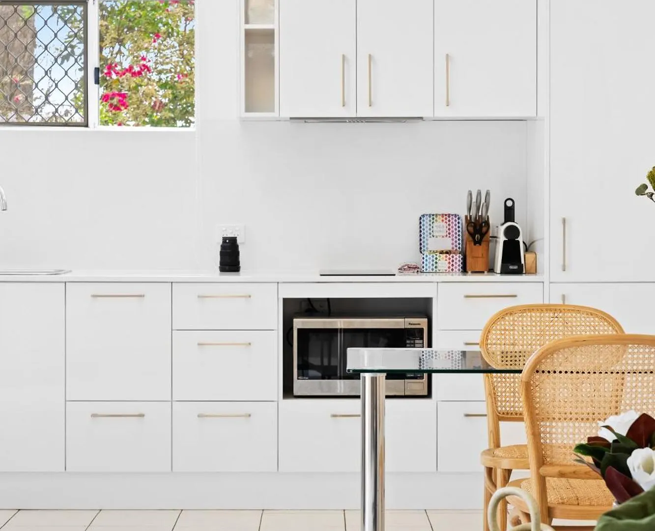 Elegant 1-Bed With Patio Overlooking Nature Albany Creek Apartment